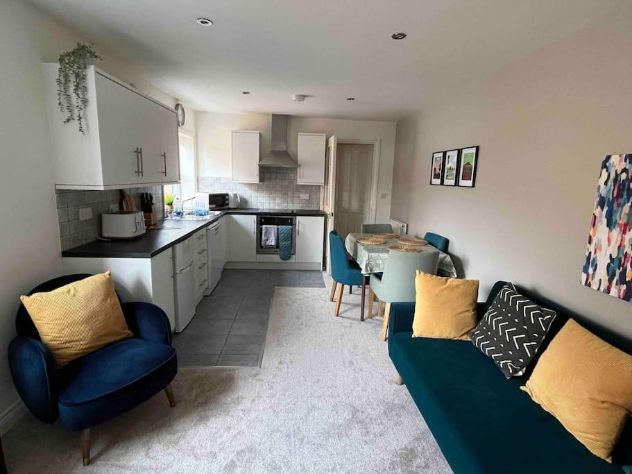 Town Centre Apartment With Parking 월링포드 외부 사진